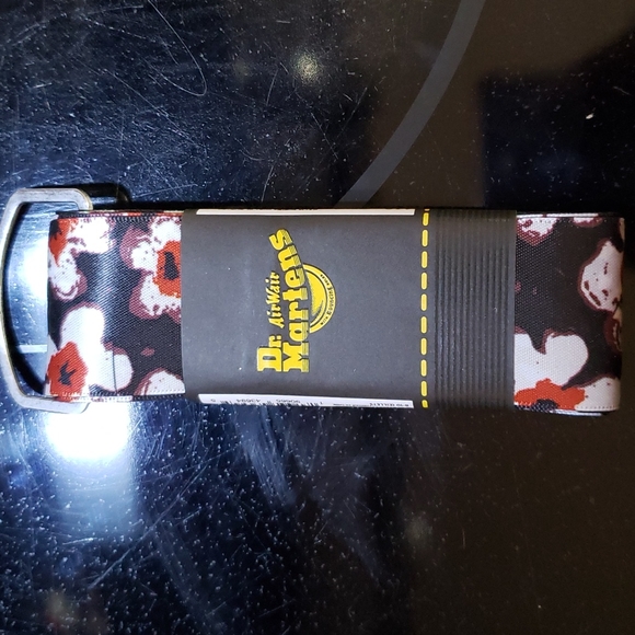 Dr Martens ribbon laces for 8-10 eyelets - Picture 4 of 9